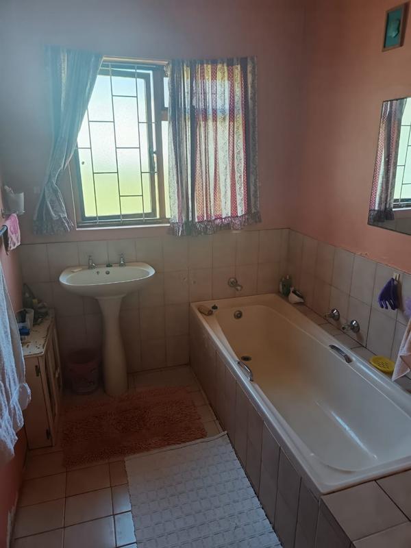 3 Bedroom Property for Sale in Heiderand Western Cape